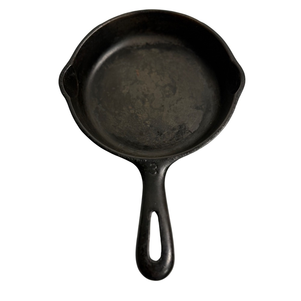 VTG Wagner Skillet #3 Black Cast Iron 6.5 Inch Frying Pan Kitchen Cookware Small